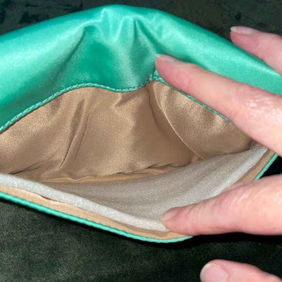 Host Pick Dooney and Bourke Wristlet. - Picture 9 of 11